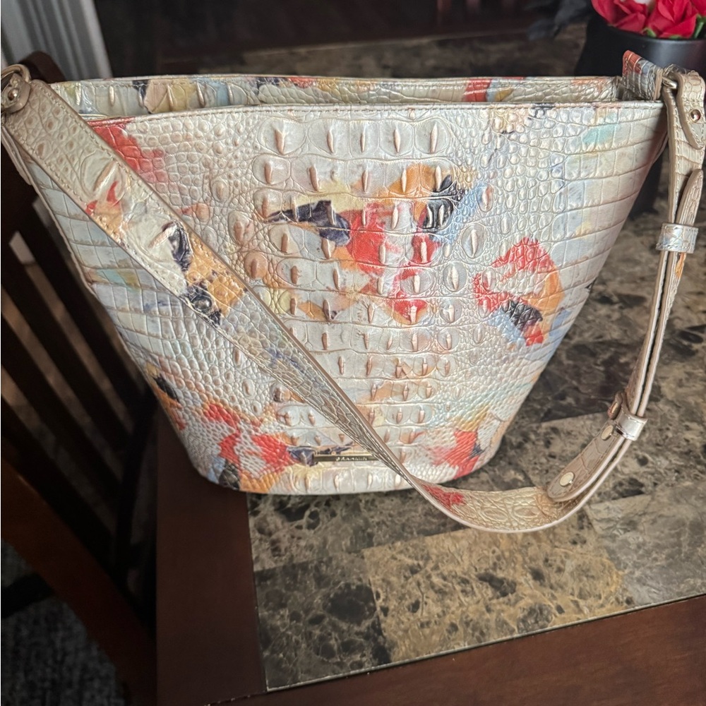 Elegant Multicolor Croc-Embossed Brahmin bag - Picture 3 of 5
